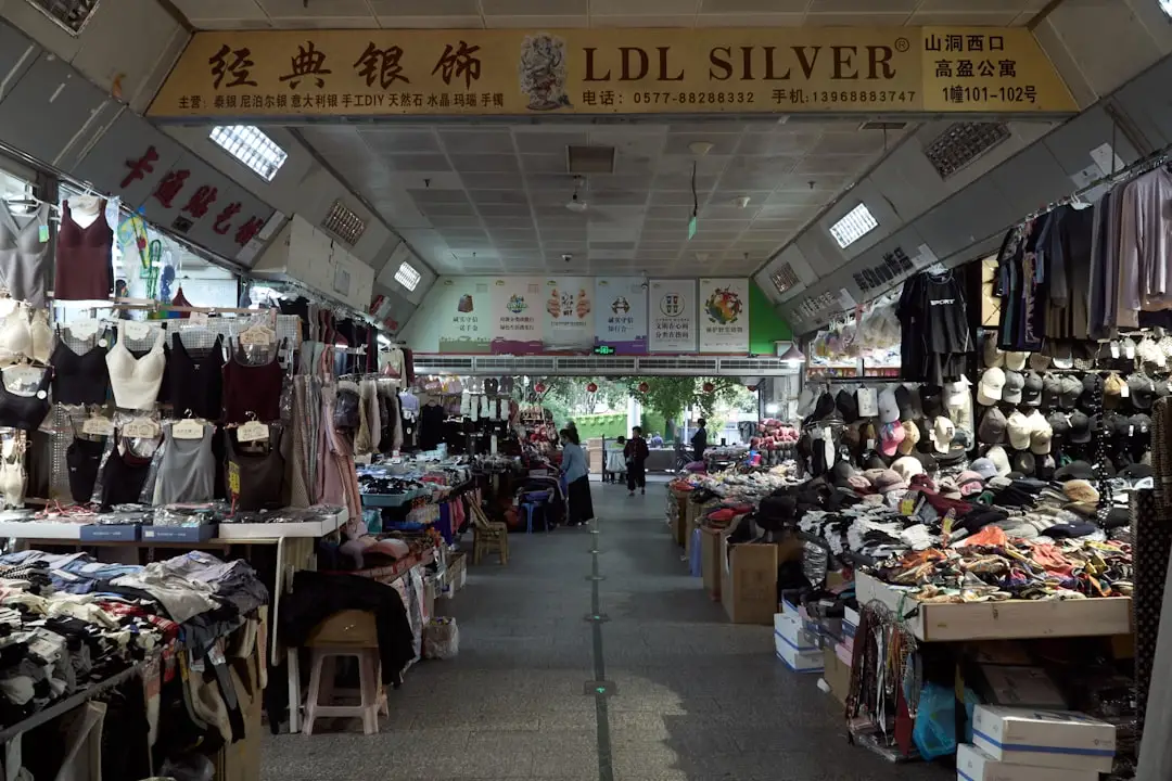 精密减速机与RV减速机的传动原理及性能差异解析